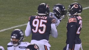 Seahawks stay in playoff mix with ugly win at still-skidding Bears