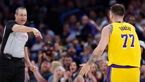 Luka: Was trash-talking fan, not ref, when ejected