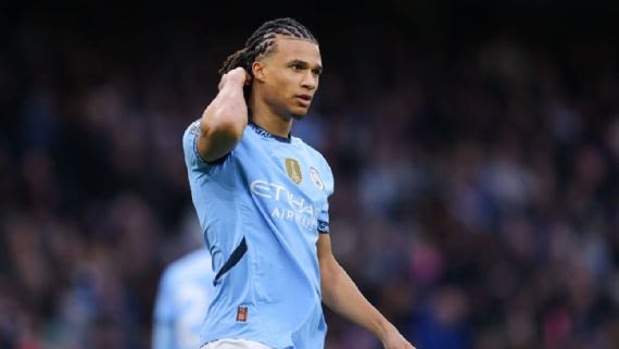 Man City defender Aké sidelined after foot surgery