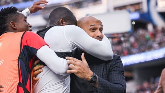 Panama celebrates goal vs. U.S. with 'idol' Henry