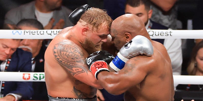 Mike Tyson reveals why he bites on his gloves: a weird habit or fighting tactic?