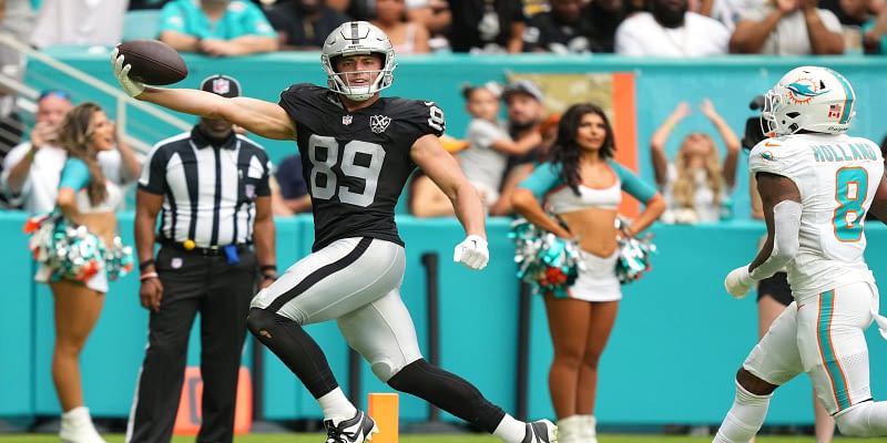 Raiders' Brock Bowers latest to join growing NFL, UFC viral Trump-themed dance trend