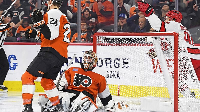 Flyers unravel in 3rd period, Hurricanes cruise to 4-1 win