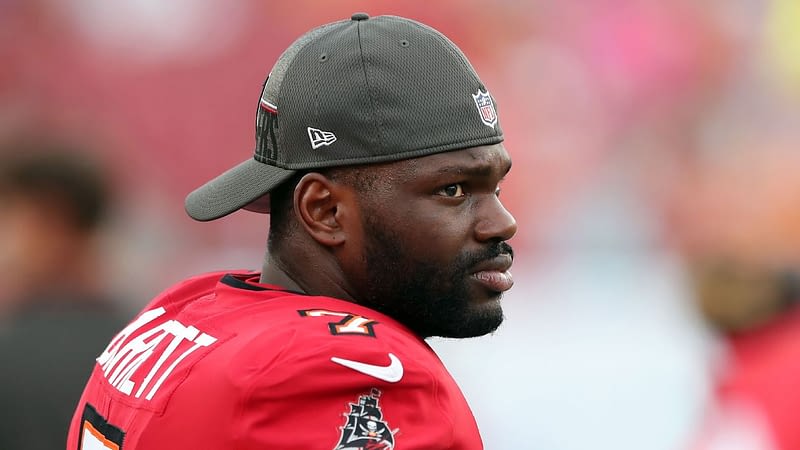 Shaq Barrett’s Stunning NFL Comeback: From Retirement to Reinstatement