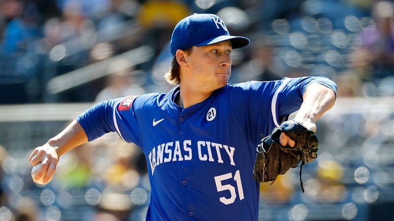 Reds acquire Brady Singer in blockbuster trade with Royals for Jonathan India and Joey Wiemer