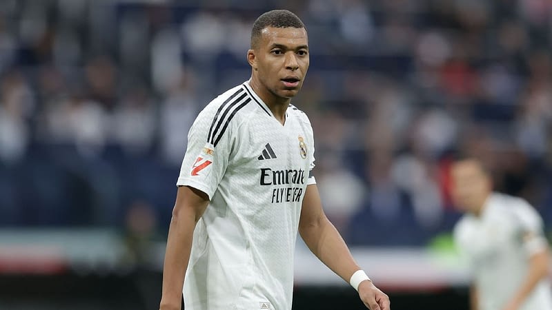 Kylian Mbappé's scoring drought sparks debate, but Ancelotti remains confident