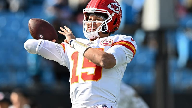 Noah Gray Shines with Mahomes in Chiefs' Win Over Panthers