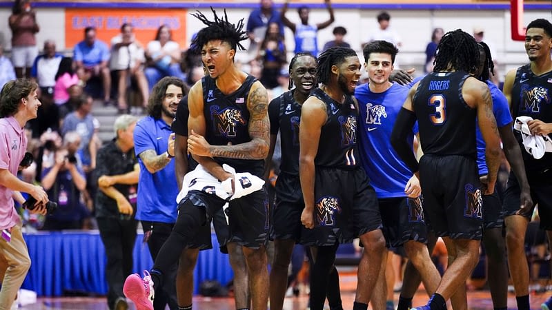 Memphis shocks UConn in OT Maui thriller