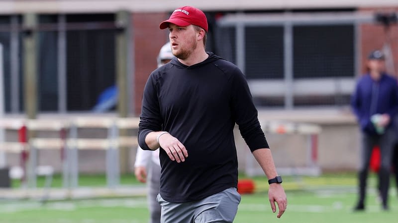 Oklahoma shakes up offense with Arbuckle hire