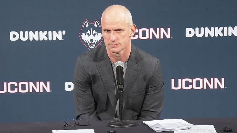 Hurley after berating ref: 'Show other coaches'