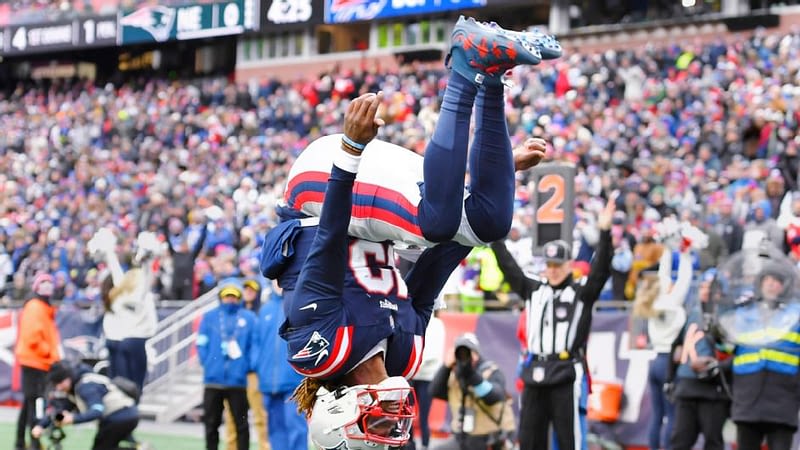Pats fire Mayo after finishing 4-13 in lone season