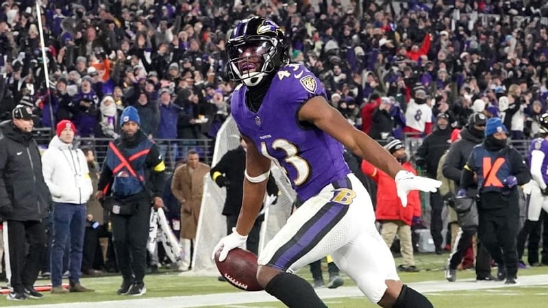 Smith digs at ex-Raven Queen: 'He'll be in Cabo'