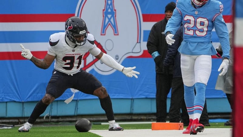 Texans poking fun at Titans' Oilers look leads NFL Week 18 trolls