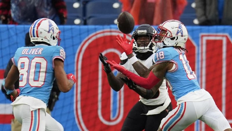 Titans clinch No. 1 pick after loss, Patriots win