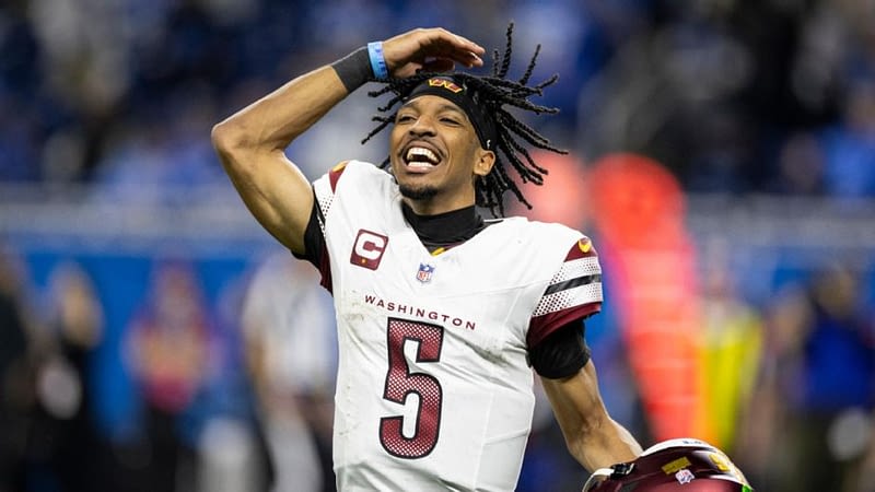Commanders' Daniels wins Offensive ROY award