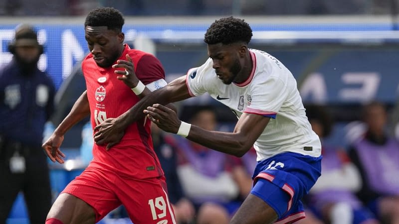 Bayern star Davies suffers ACL tear in Canada win