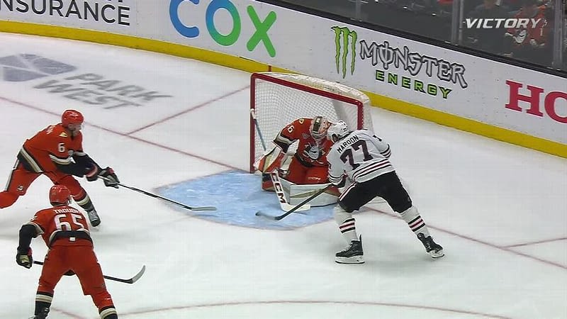 Blackhawks' Maroon, 36, will retire after season
