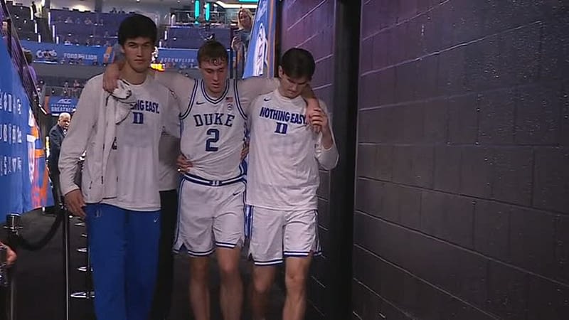 Duke star Flagg exits with ankle injury, ruled out