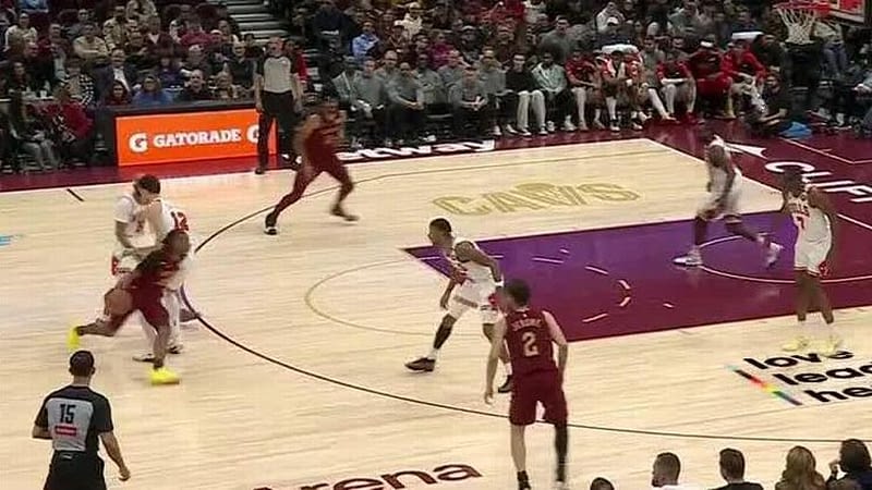 Cavs wrap up East's top seed with win over Bulls