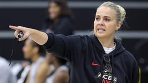 Hammon lauds Popovich, 'super happy' in WNBA