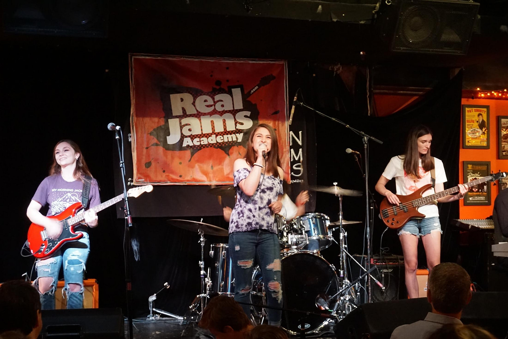 10 https://ml58lemqnh9a.i.optimole.com/cb:70UR.6c0d/w:1619/h:1080/q:90/f:best/https://therealschoolofmusic.com/wp-content/uploads/2022/04/10-2.jpg