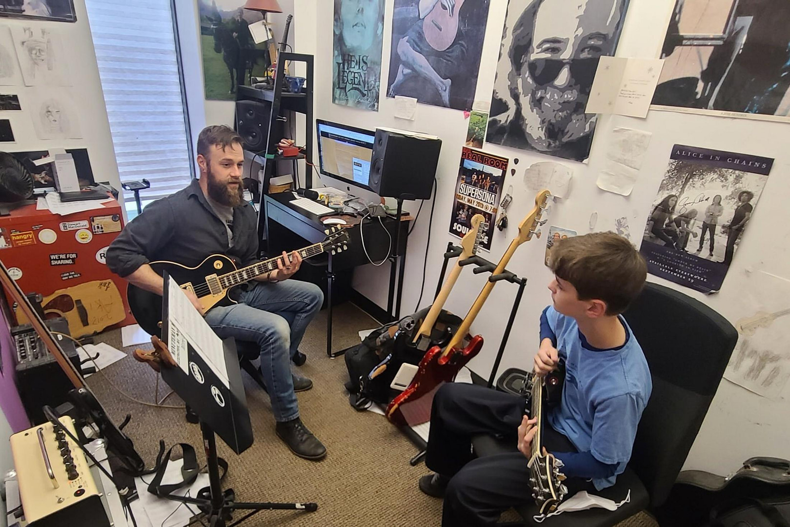 Website Header Sizing (7) https://ml58lemqnh9a.i.optimole.com/cb:70UR.6c0d/w:1619/h:1080/q:90/f:best/https://therealschoolofmusic.com/wp-content/uploads/2022/04/Website-Header-Sizing-7.jpg