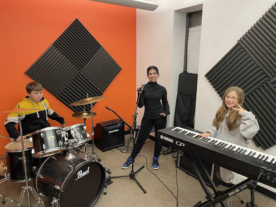 INSERT BAND NAME HERE INSERT BAND NAME HERE