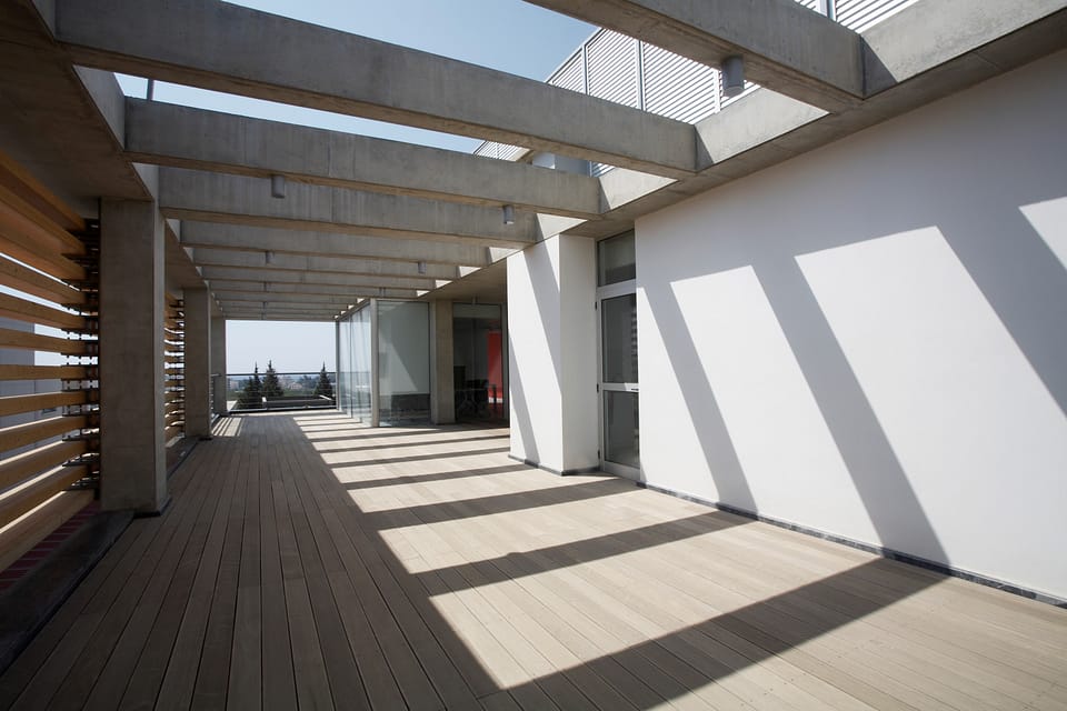 Wood decking vs Composite Decking.