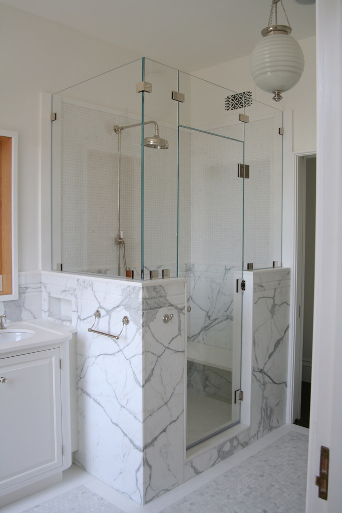 Oasis_Frameless_Shower_01