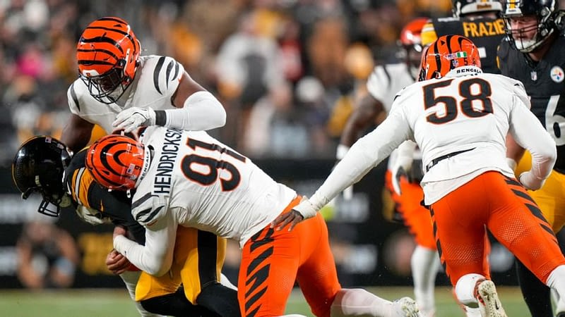 Hendrickson says Bengals no longer talking deal