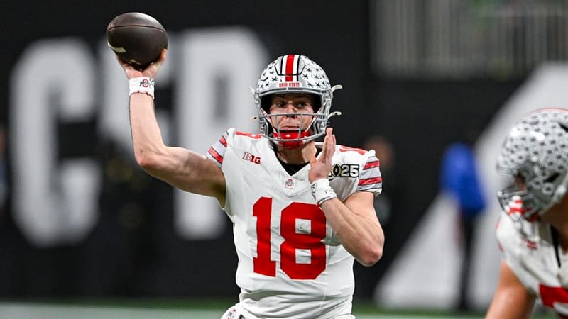 Steelers, waiting on Rodgers, draft QB Howard