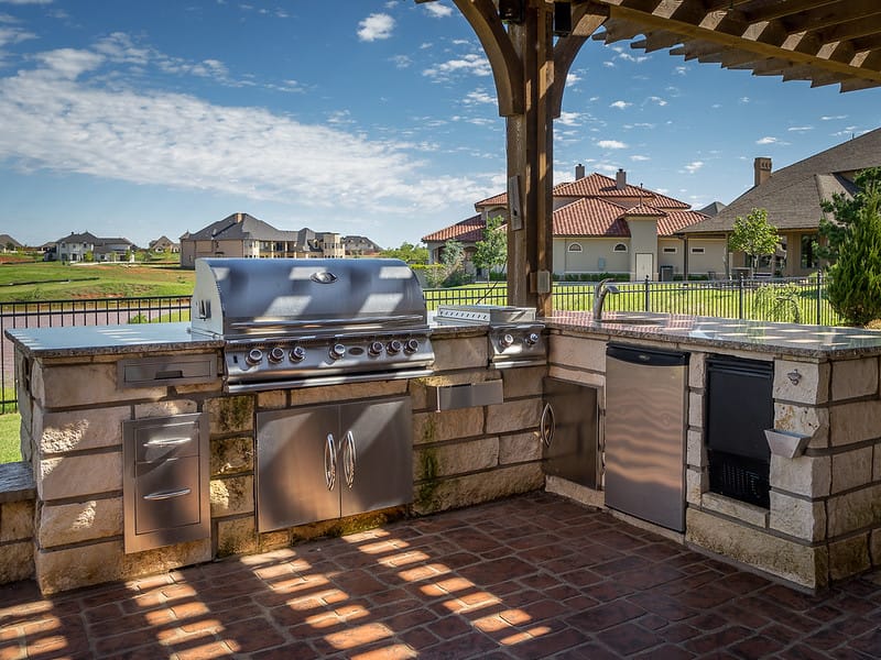 Layout for outdoor kitchens.