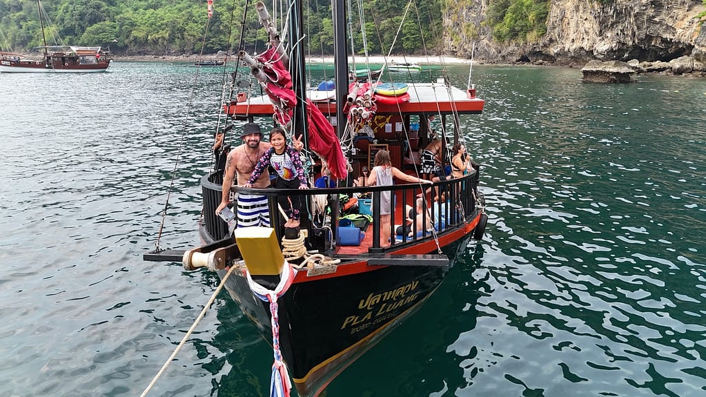 family boat tour in krabi