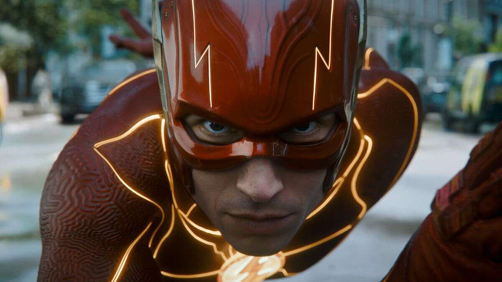 The Flash Final Trailer Shows DC Universes Colliding