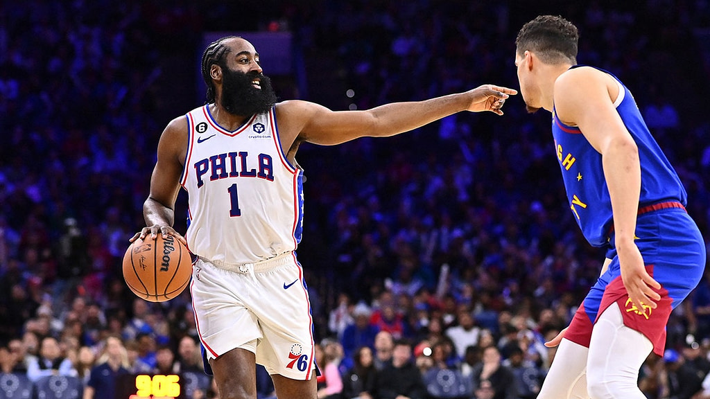 76ers’ James Harden runs onto court in middle of play in bizarre moment