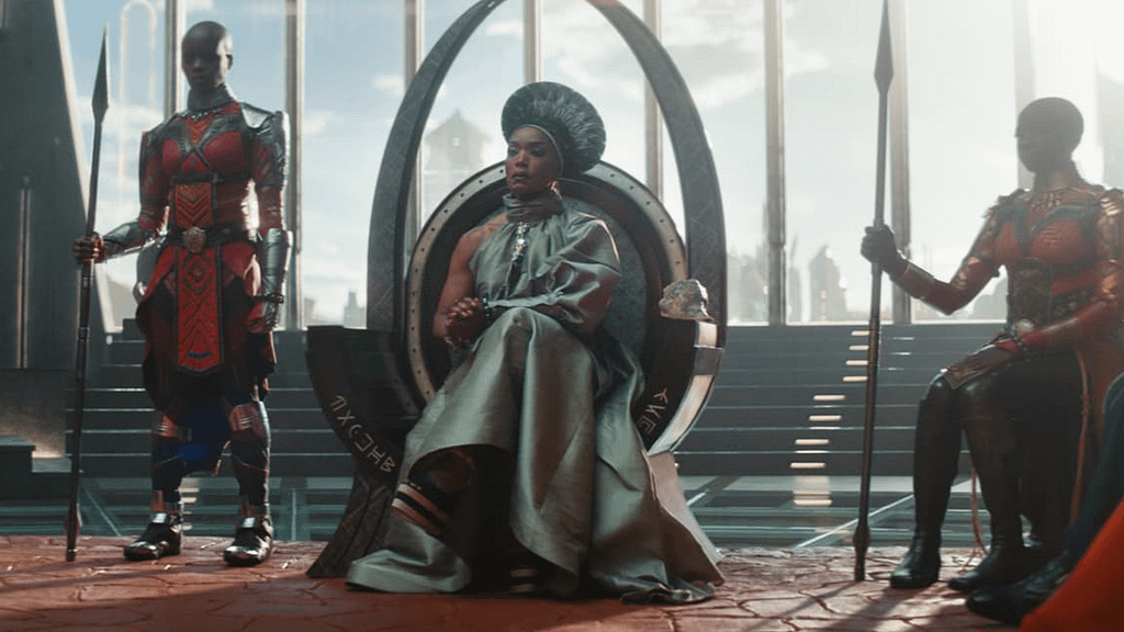 Black Panther: Wakanda Forever’s Angela Bassett Is the First Actor From a Marvel Movie to Win a Golden Globe
