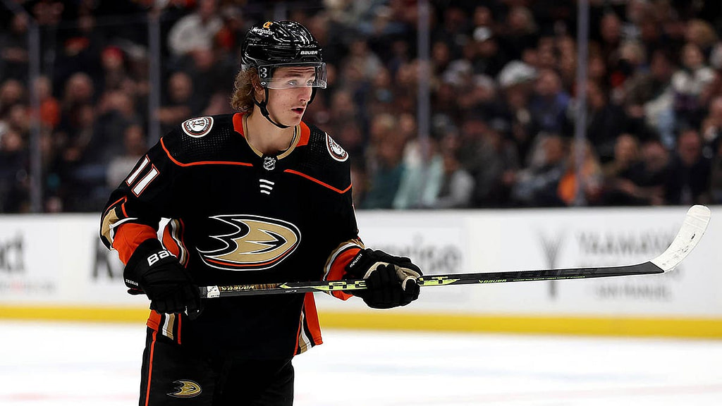 Ducks’ Trevor Zegras steals opponent’s stick out of desperation, unknowingly takes penalty