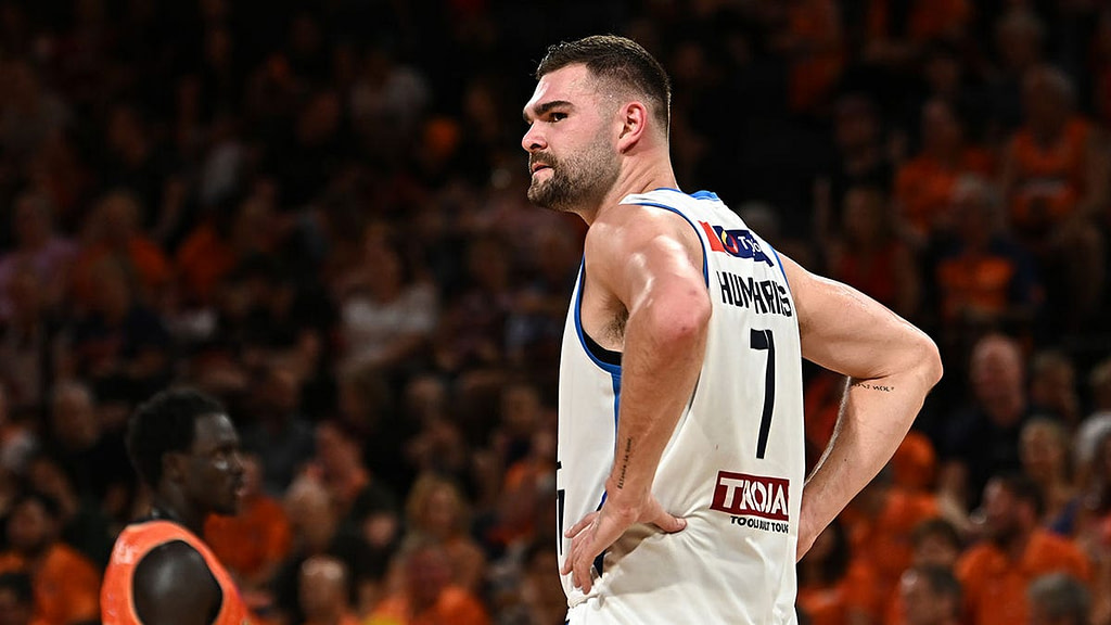 Australian NBL, former Kentucky center Isaac Humphries announces he’s gay in emotional talk with teammates
