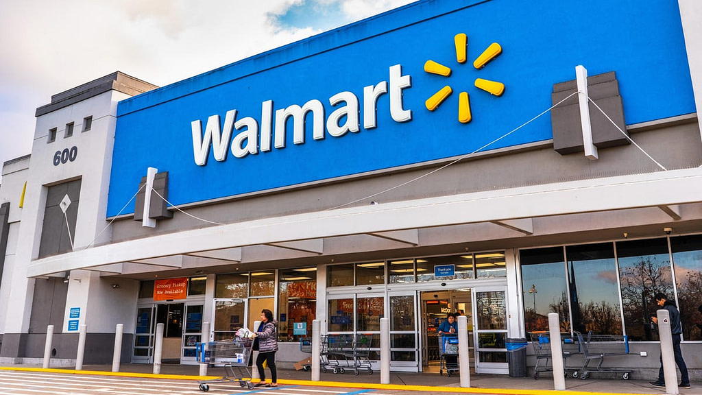 Walmart Uses AI To Negotiate Shopping Cart Prices With Suppliers - Credit: Gizmodo