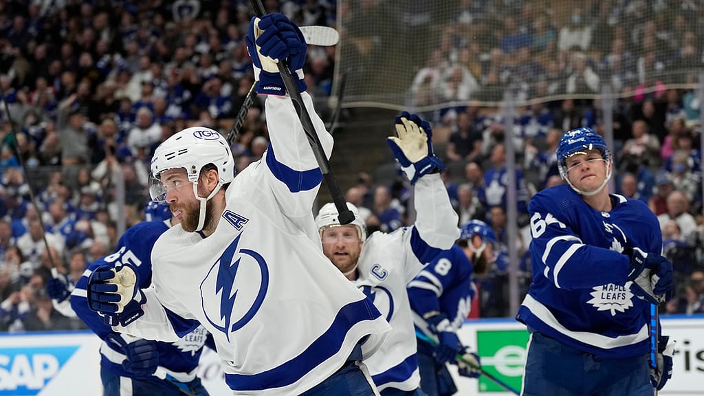Victor Hedman, Lightning beat Maple Leafs to even series