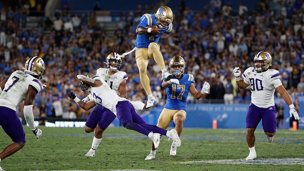 UCLA upsets No. 15 Washington to remain undefeated, first 5-0 start since 2013