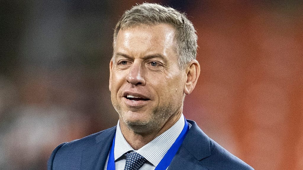 NFL Hall of Famer Troy Aikman slams Colts’ during broadcast, calls the offense ‘pretty dreadful’