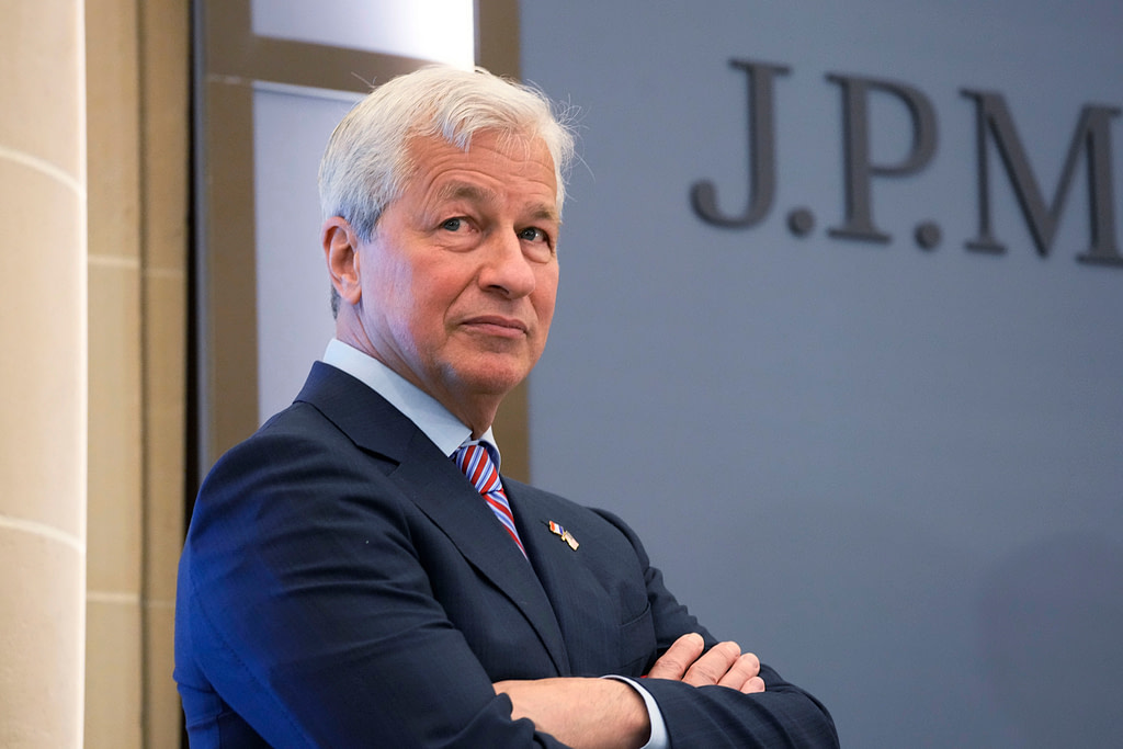 JPMorgan’s Dimon sparks new clash over `too-big-to-fail’ banks