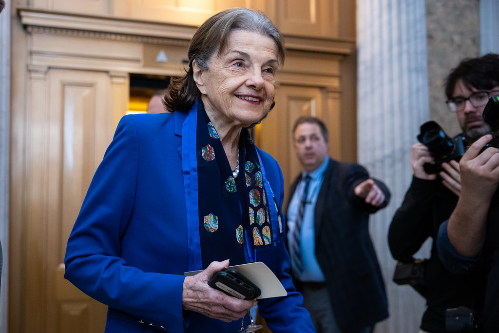Feinstein hospitalized with shingles, expects Senate return ‘later this month’