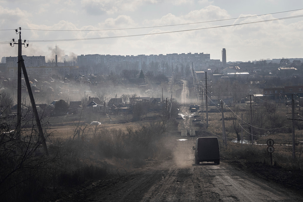 Ukrainian troops under pressure as Russia moves to surround Bakhmut