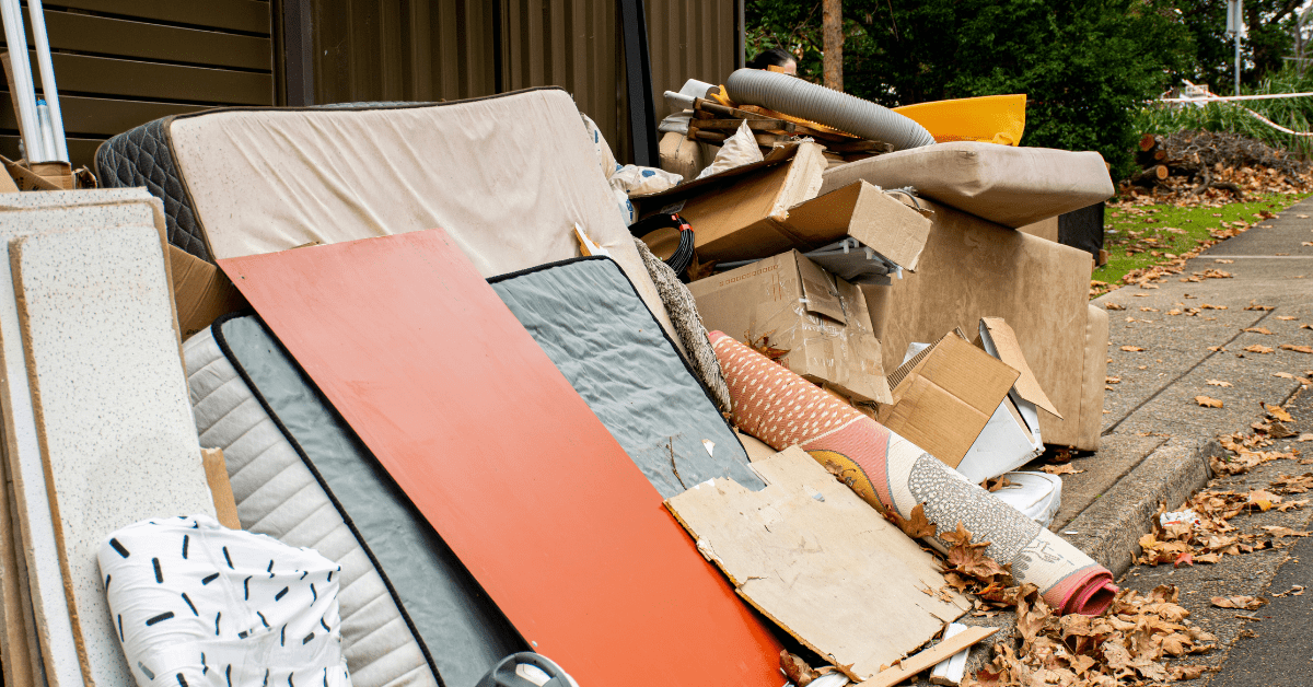 How to Get Rid of Large Trash Items 1