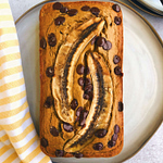 5 Ingredient Banana Bread: The easiest banana bread ever! And made only simple clean ingredients. #bananabread #healthybananabread | www.jillzguerin.com