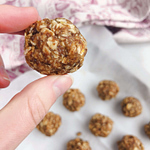Simple Oat Balls: A super simple no-bake recipe for a healthy and delicious snack or dessert! #healthysnack #healthydesert | www.jillzguerin.com