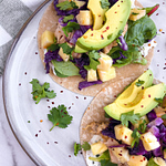 Pineapple Chicken Tacos: These tacos are nutritious, easy to make, and so perfect for those hot summer months! #healthytacos #healthymeal | www.jillzguerin.com