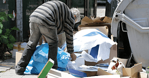 Understanding Hoarding Disorder: Symptoms and Causes 1 Understanding Hoarding Disorder Symptoms and Causes 1